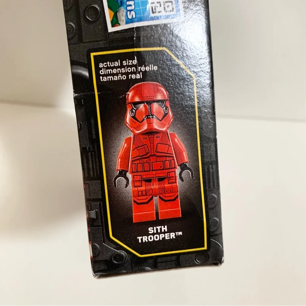 Lego Star Wars 4 minifigures and ship pack